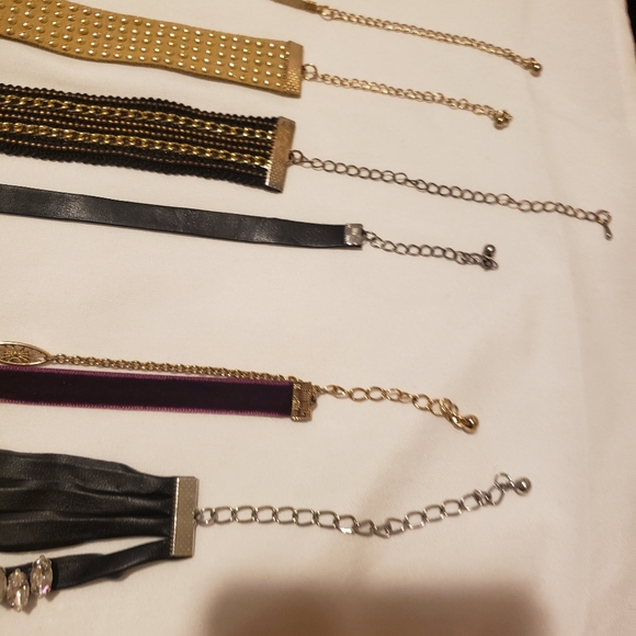 Chockers - Picture 4 of 5